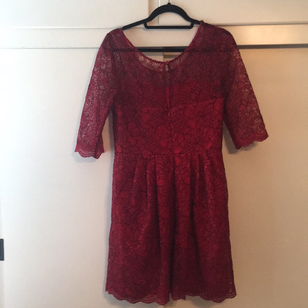 Perfect for a bridesmaid or holiday party! - Picture 2 of 3